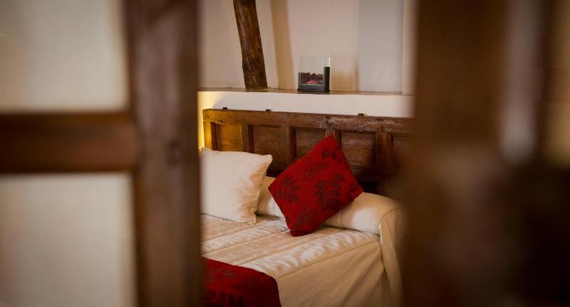 Five-Bedroom House image 2