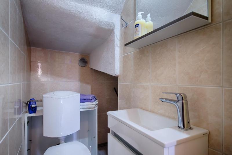 One-Bedroom Apartment with Balcony image 2