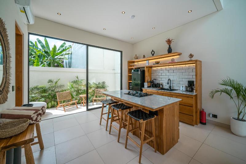 Villa Awanara - Boutique 1BR Escape in Canggu - image 25