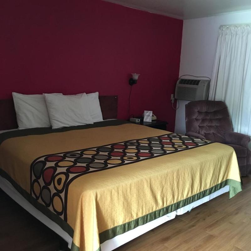 King Room image 2