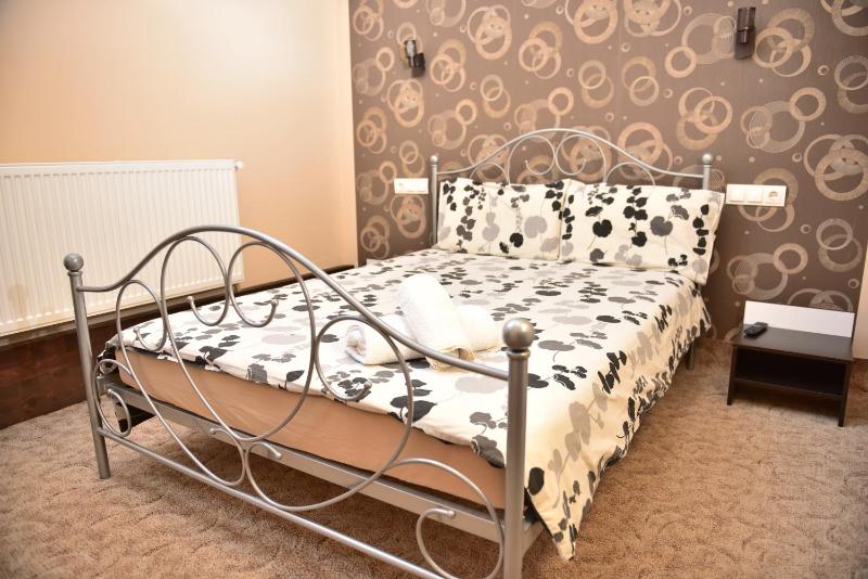 Double Room image 2