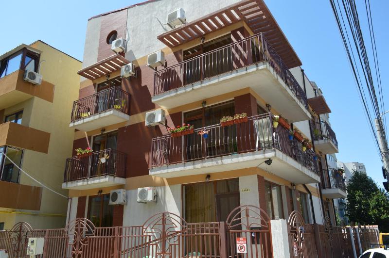 Garsoniere Victor Seaview Aer Conditionat- Bucatarie-Primim Carduri Vacanta-Pet Friendly la 3 minute de Plaja Reyna-Zoom Beach - image 41