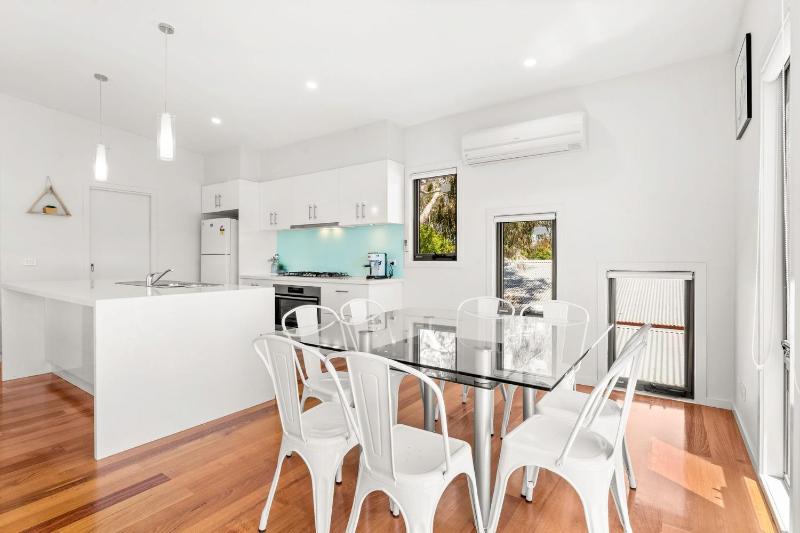 Beachside Retreat - image 3