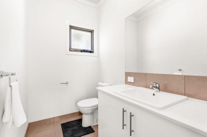Beachside Retreat - image 8