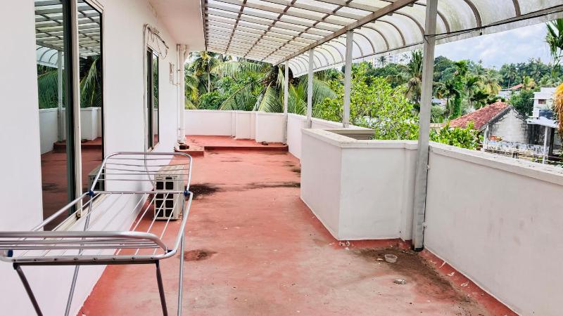 2 Bhk ac apartment near kowdiyar - image 4