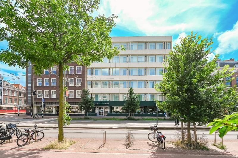 Court Garden Hotel - image 12