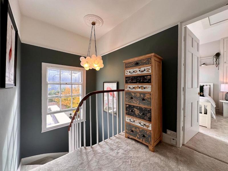 Beautiful 5-Bed Regency Home in Montpellier - image 14