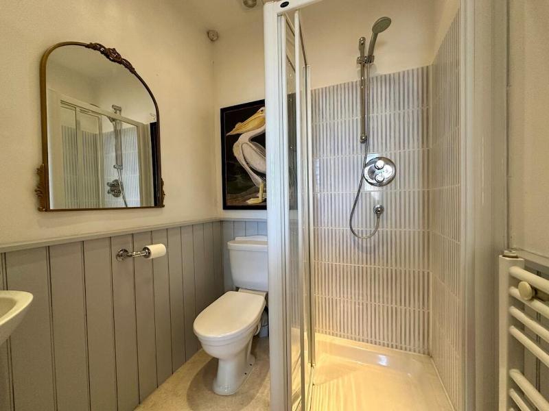 Beautiful 5-Bed Regency Home in Montpellier - image 27