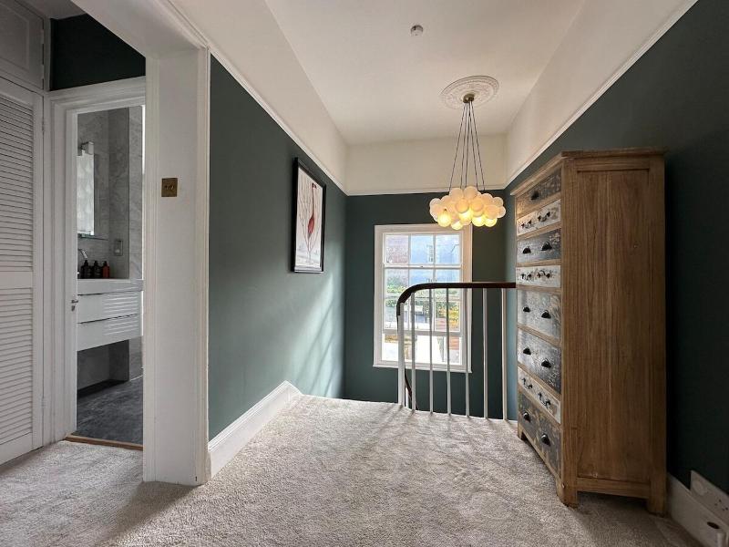 Beautiful 5-Bed Regency Home in Montpellier - image 23
