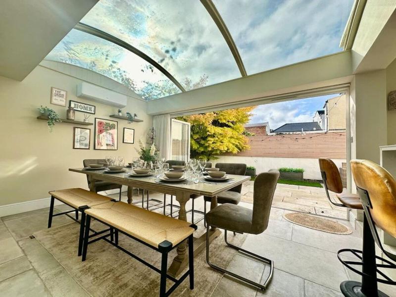 Beautiful 5-Bed Regency Home in Montpellier - image 9