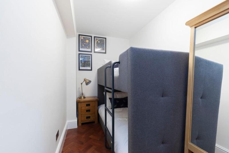 Charming Two Bedroom Apartment in Fairview - image 14