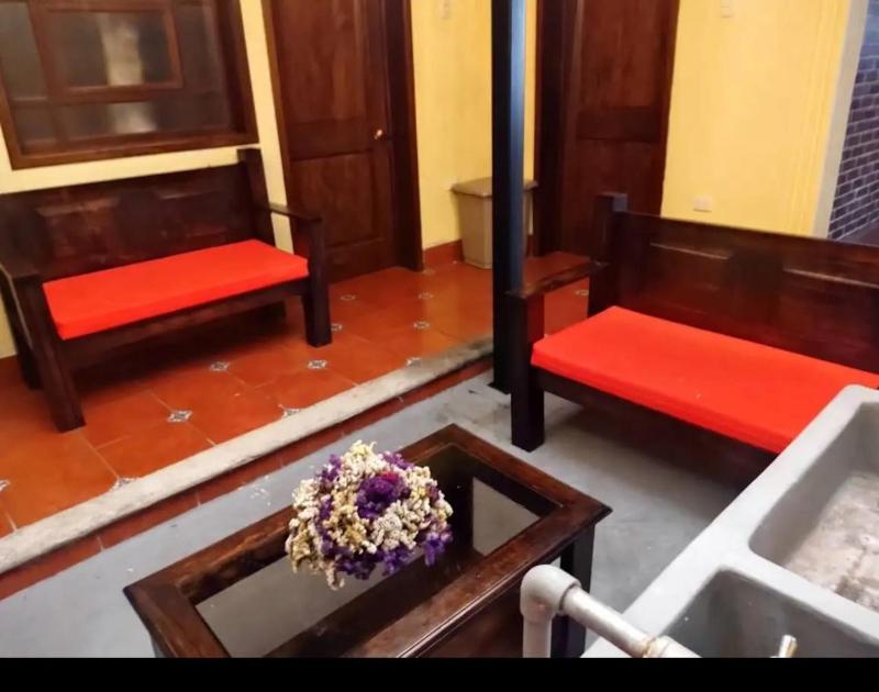 El Recuerdo House - image 8