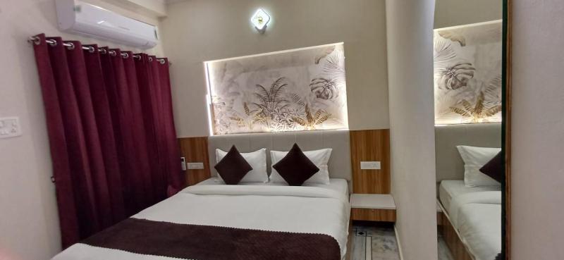 Raghav Vilas Luxury 2BHK Near Vishwanath Temple - image 6