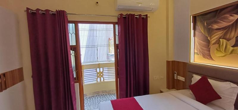 Raghav Vilas Luxury 2BHK Near Vishwanath Temple - image 8