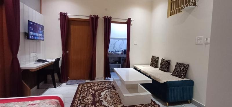 Raghav Vilas Luxury 2BHK Near Vishwanath Temple - image 16