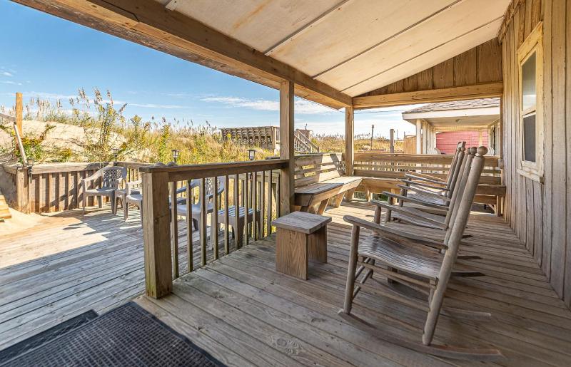Dots Dream - KDH MP 6 Historic Oceanfront Cottage Ocean View - image 29