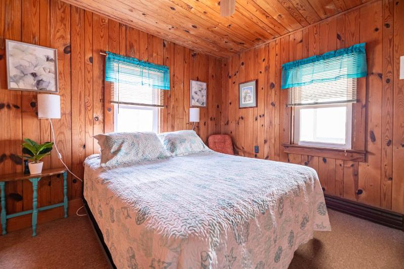 Dots Dream - KDH MP 6 Historic Oceanfront Cottage Ocean View - image 30