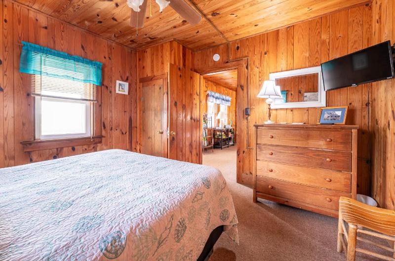 Dots Dream - KDH MP 6 Historic Oceanfront Cottage Ocean View - image 27