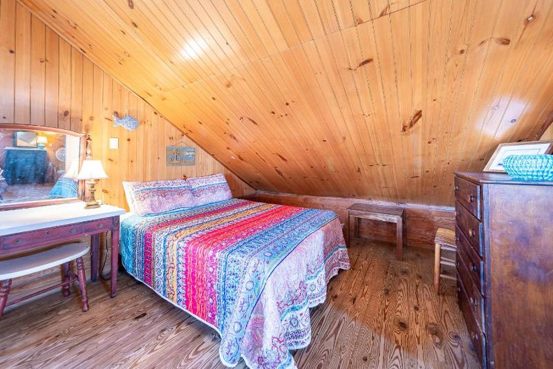 Dots Dream - KDH MP 6 Historic Oceanfront Cottage Ocean View - image 26