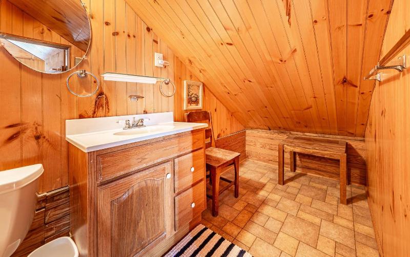 Dots Dream - KDH MP 6 Historic Oceanfront Cottage Ocean View - image 28
