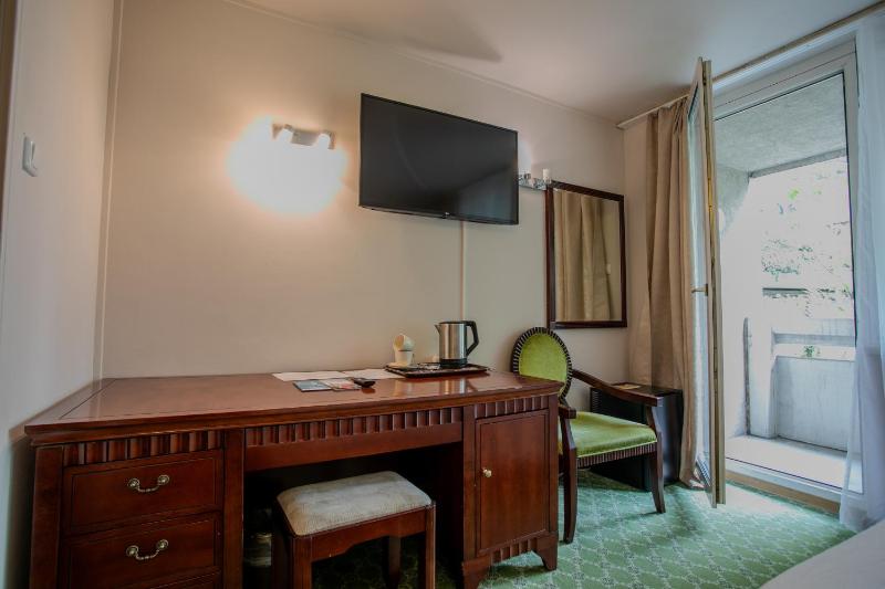 Hotel Attaché - image 11