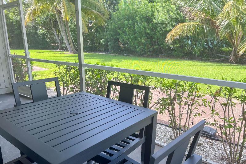 Marco Island Lakeside Inn - image 25