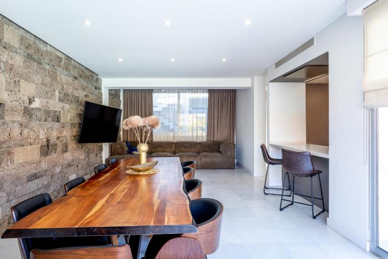 Luxury Villa Del Duque Renovated - image 16