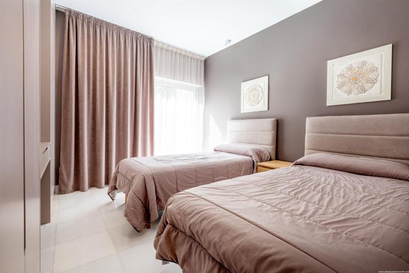 Luxury Villa Del Duque Renovated - image 29