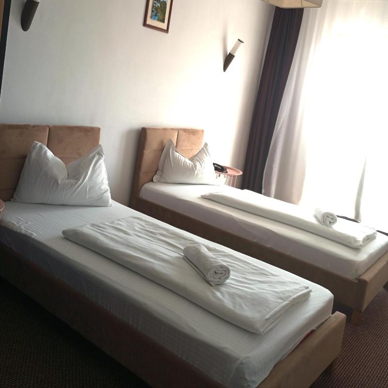 RHC Royal Hotel - image 5
