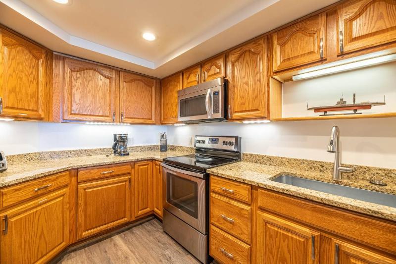 Heron Cove 203N - Nags Head Oceanfront Luxury 3 BR Condo Flex Stays Pool - image 3