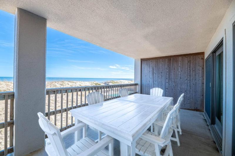 Heron Cove 203N - Nags Head Oceanfront Luxury 3 BR Condo Flex Stays Pool - image 15