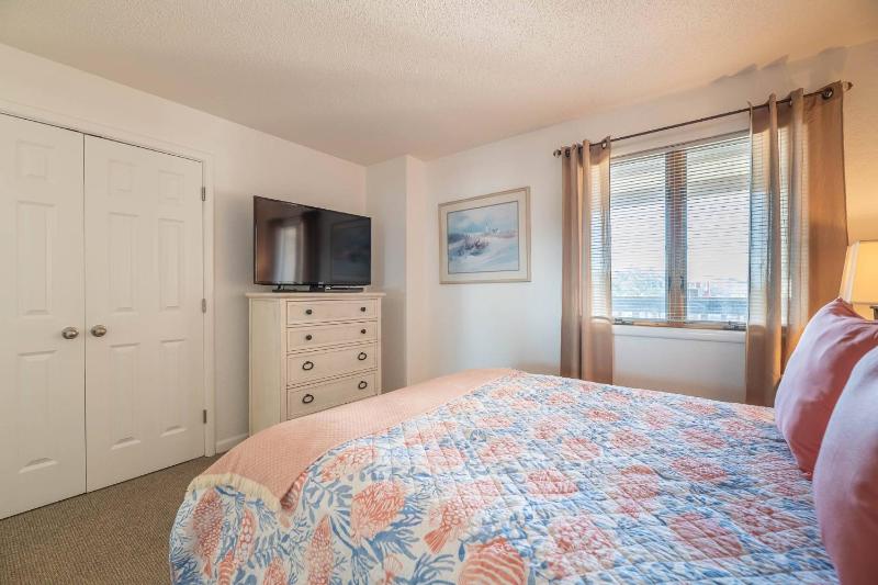 Heron Cove 203N - Nags Head Oceanfront Luxury 3 BR Condo Flex Stays Pool - image 25