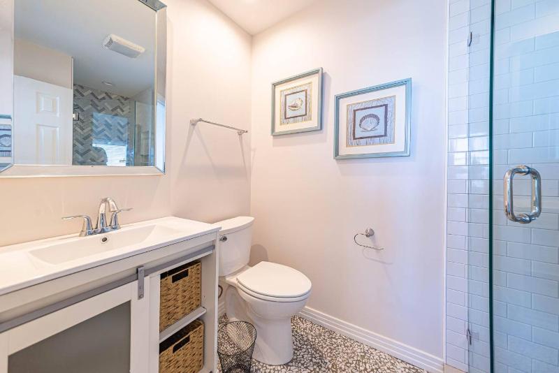 Jubilee by the Sea - Village at Nags Head Oceanfront Ocean View Elevator Pool Hot Tub Flex Stays - image 6