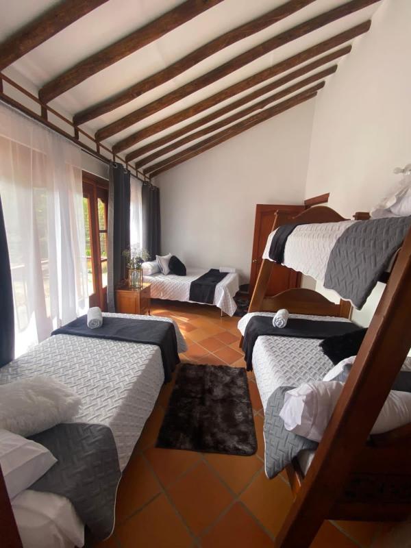 LeyvaYork Apartasuites - image 13