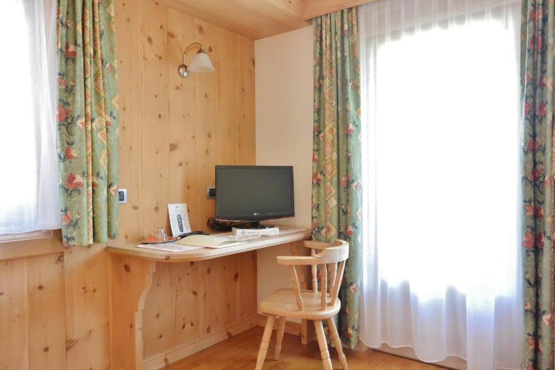 Single Room image 4