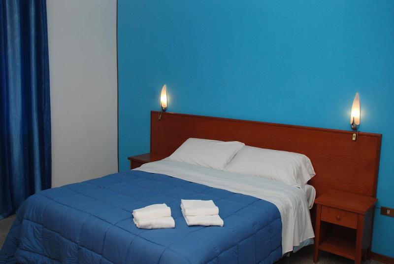 Triple Room with Private Bathroom image 2