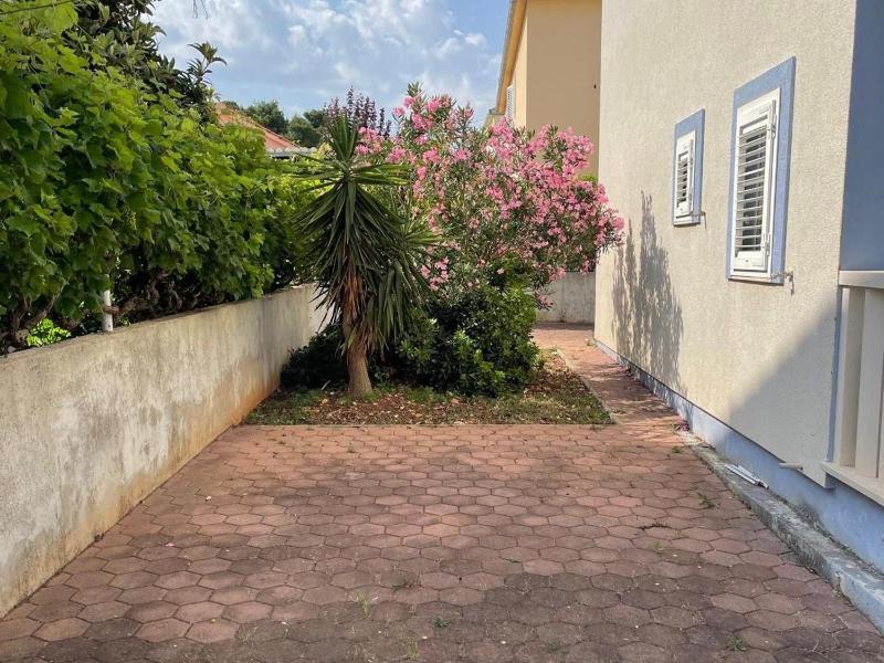 Apartments by the sea Mirca Brac - 24865 - image 4