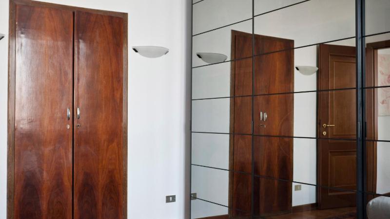 One-Bedroom Apartment image 4