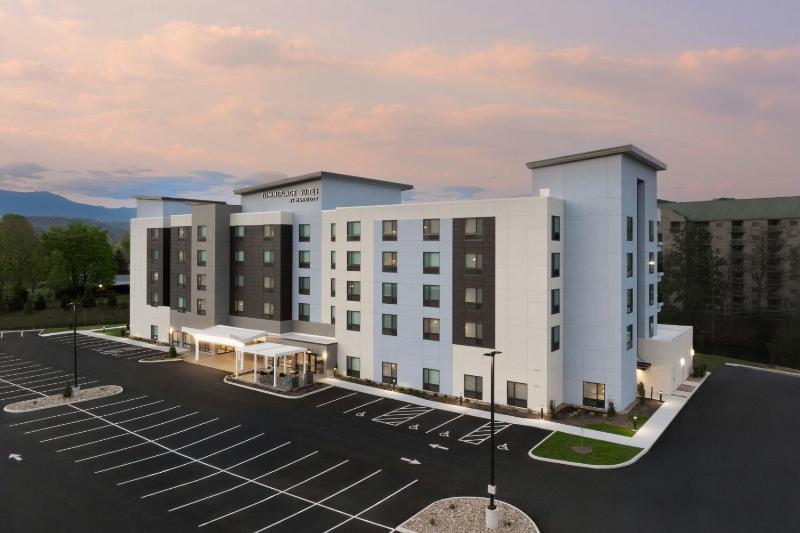 TownePlace Suites by Marriott Pigeon Forge - image 1