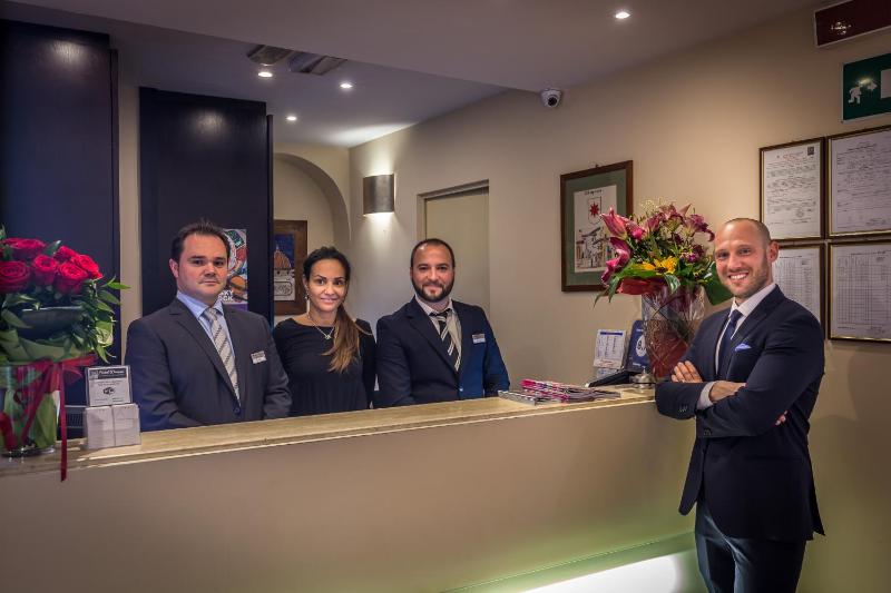 Hotel Duomo Firenze - image 13