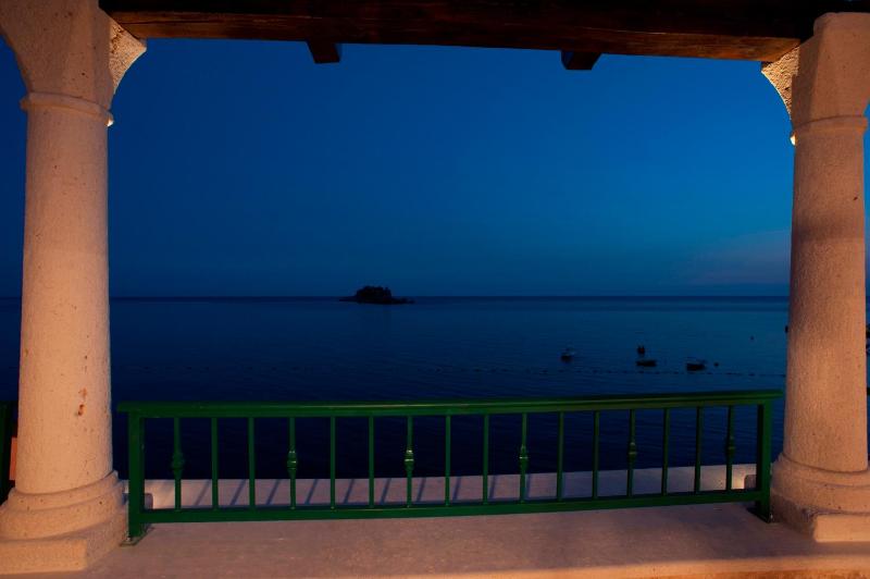 Luxury Two-Bedroom Apartment image 2