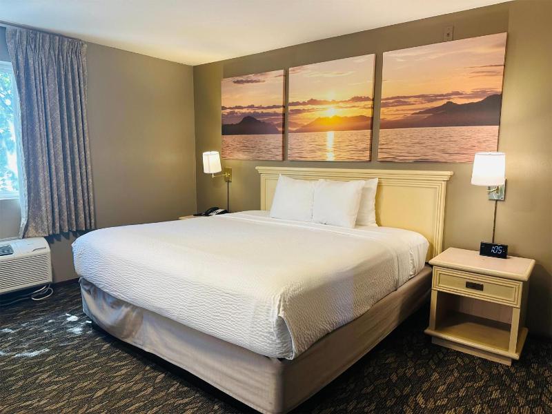 Days Inn by Wyndham Seatac Airport - image 6