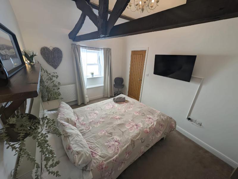 Hocking Cottage - image 3