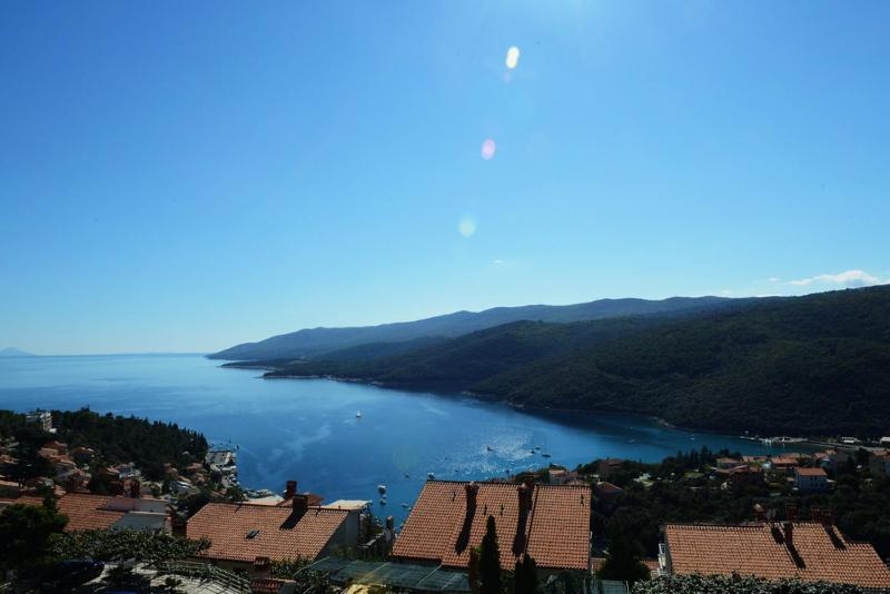 Apartment with Sea View image 3