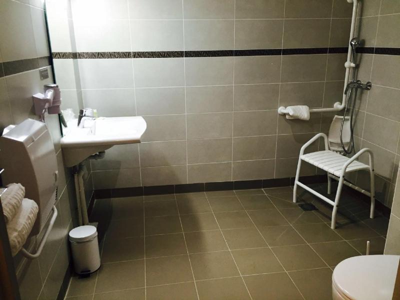 Double Room - Disability Access image 2