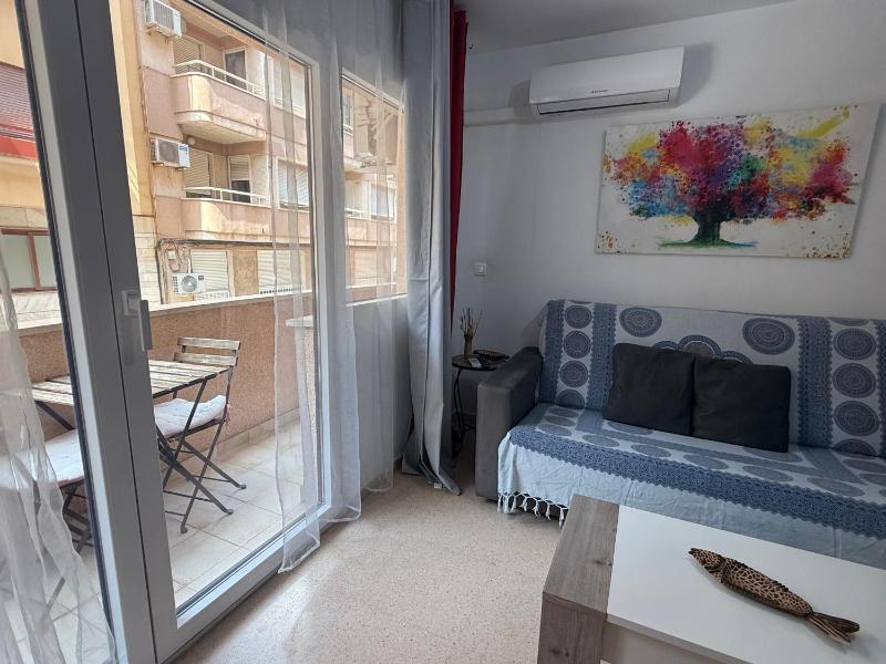Apartamento en Centro Alicante junto al Mercado con terraza By Turihome - image 7