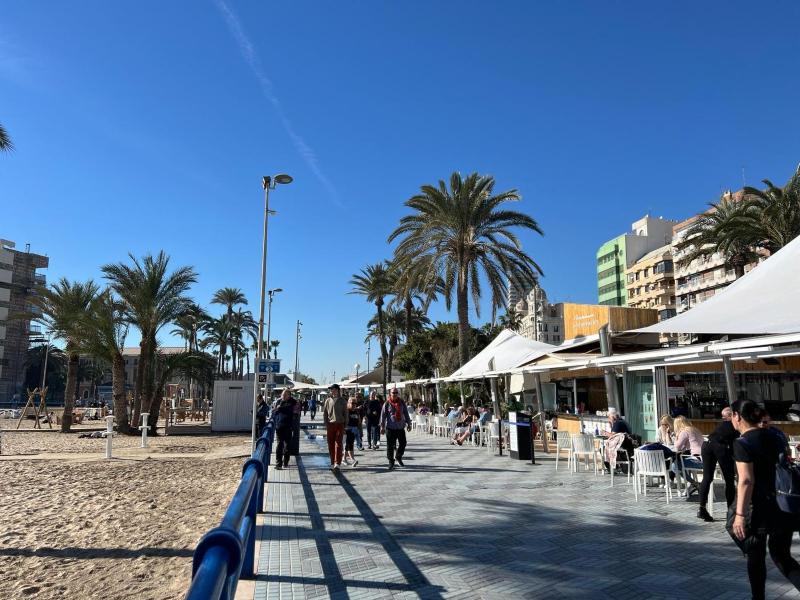 Apartamento en Centro Alicante junto al Mercado con terraza By Turihome - image 10