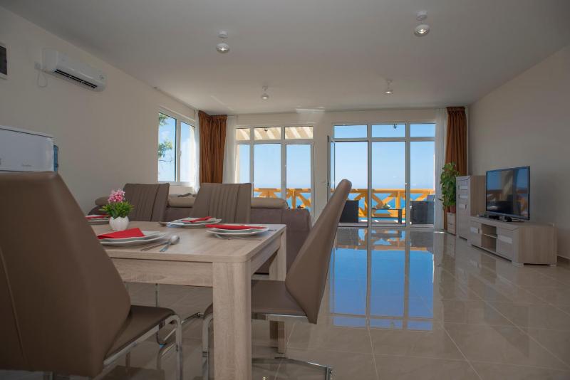 One-Bedroom Apartment with Terrace and Sea View image 2