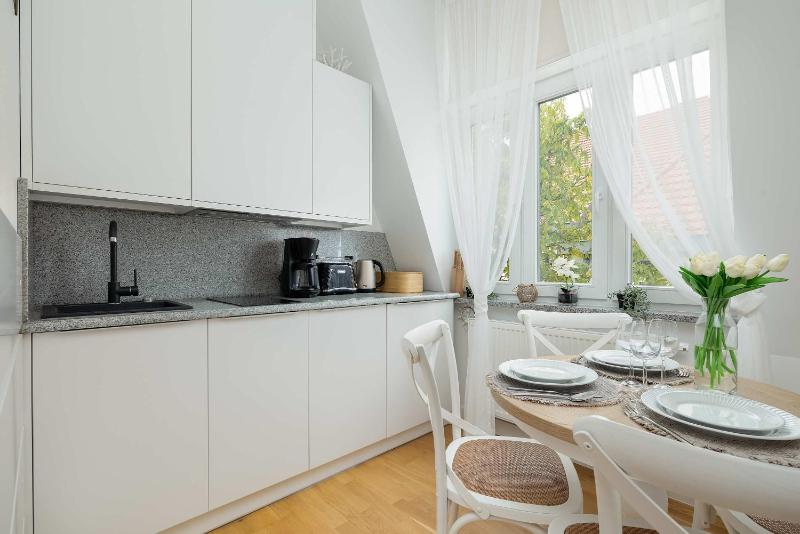 Przestronny Apartament z Klimatyzacją Sauną i Siłownią by Renters Prestige - image 9