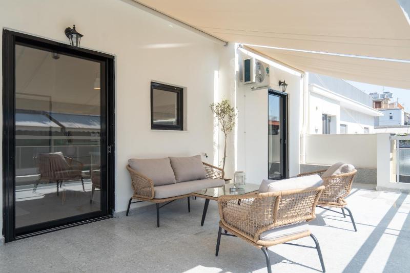 1BR Cozy Apt Near Metro with Huge Balcony &City View - image 3